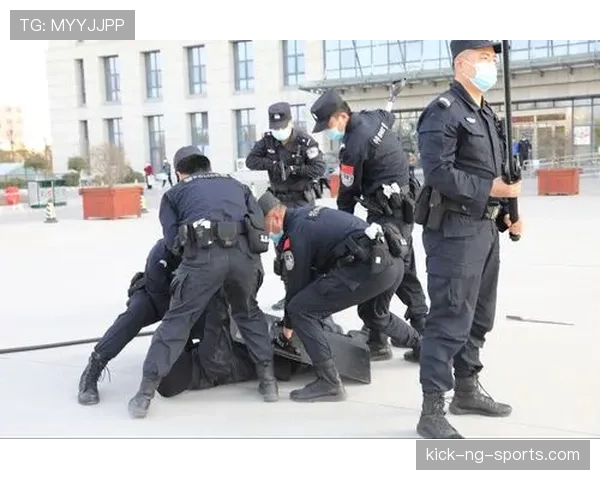 恩佐与巴雷拉中场覆盖能力差异：活动范围如何影响战术作用