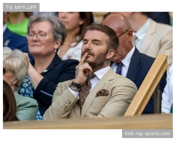贝克汉姆家的狗都穿定制西装？